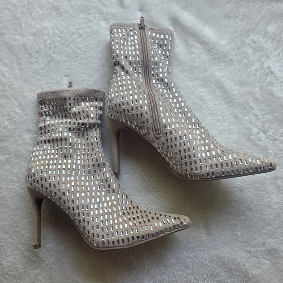 NEW Elegant Beige Stiletto Ankle Boots SIZE /7 shiny stones - Picture 5 of 12
